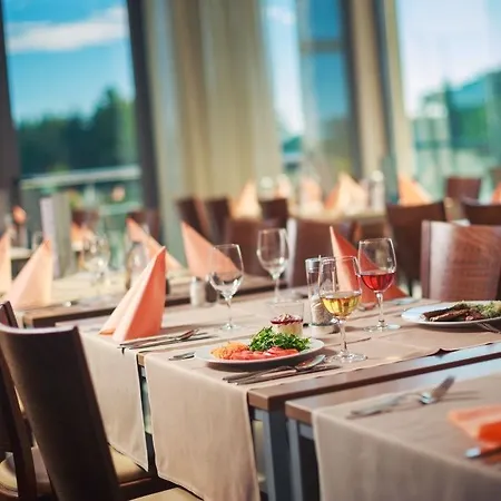 מלון Valamar Parentino 4*