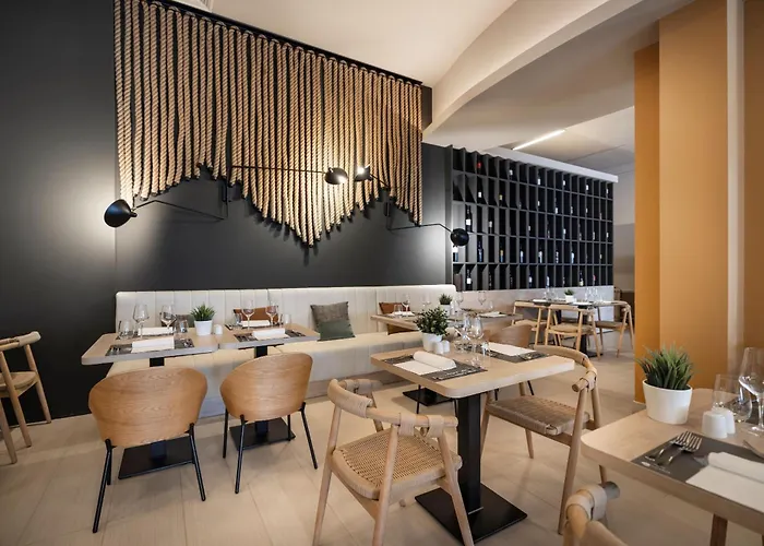 Valamar Parentino Готель