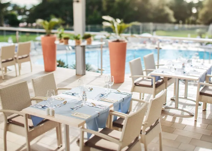 Valamar Parentino Готель