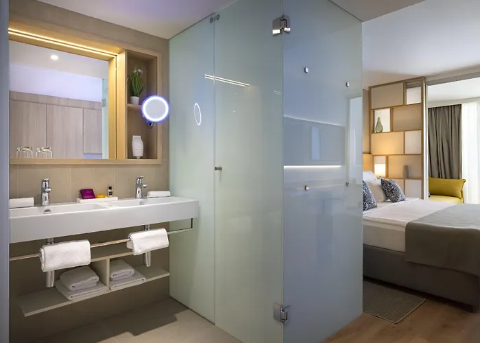 מלון Valamar Parentino 4*