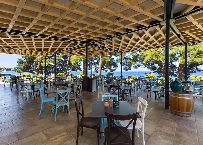 Valamar Parentino Готель